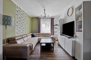 Instapklare, landelijk gelegen woning met o.a. een bewoonbare oppervlakte van 145 m², 3 slaapkamers en aangename tuin. EPC label E. De EPC-score...