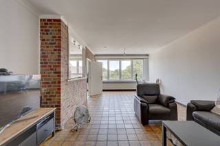 <p><span>This </span><span>apartment for rent</span><span> is located on Boeksveldstraat, in a </span><span>quiet neighborhood in Wilrijk</span><span>, just a few minutes’ walk from </span><span>downtown and De Bist</span><span>. The </span><span>location is very quiet and central</span>,<span> with shops, schools, public transportation, and major highways (A12 and E19) in the immediate vicinity.</span></p><p><span> </span></p><p><span>The apartment is on the </span><span>second floor</span><span> (no elevator!) of a small building and has </span><span>two bedrooms</span><span>, </span></p><p><span>...</span></p><p><span> </span></p><p><span>Layout</span></p><p><span>- located on the second floor (no elevator)</span></p><p><span>- entryway with storage closet</span></p><p><span>- separate toilet</span></p><p><span>- storage room</span></p><p><span>- living room and dining room</span></p><p><span>- kitchen</span></p><p><span>- Bedroom 1 (15 m²)</span></p><p><span>- Bedroom 2 (8 m²)</span></p><p><span>- terrace</span></p><p><span> </span></p><p><span>Details<br />- Available starting ....</span></p><p><span>- common area fees: ...</span></p><p><span>- Maximum ... people</span></p><p><span> </span></p><p><span>Are you interested in this apartment for rent in Wilrijk, looking for other properties, or would you like to know the value of your property? Then you’ve come to the right place at BOLT immo! We’d be happy to help you.</span></p><p><span> </span></p>