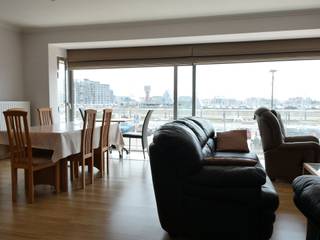 Ruim (105 m²) appartement op de eerste verdieping aan de Jachthaven van Blankenberge. Woonkamer met veel lichtinval door de grote raampartijen...