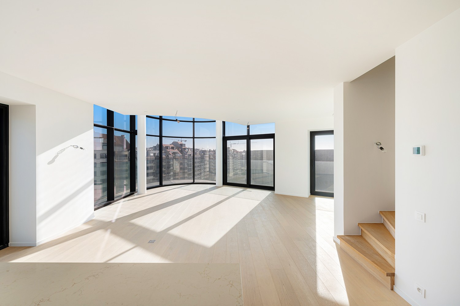 Stijlvolle duplex met zeezicht te koop in de iconische Heldentoren te Heist - foto 4