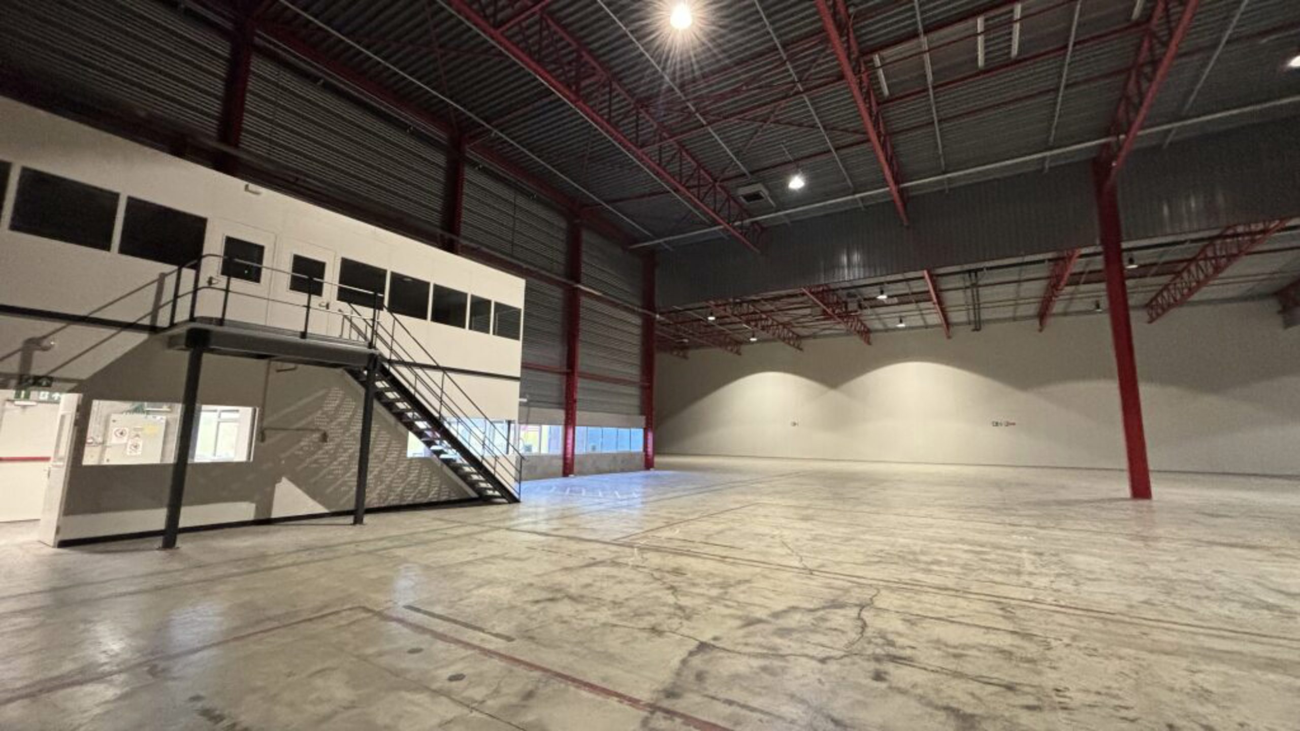 Duurzaam en functioneel magazijn met moderne faciliteiten - foto 5