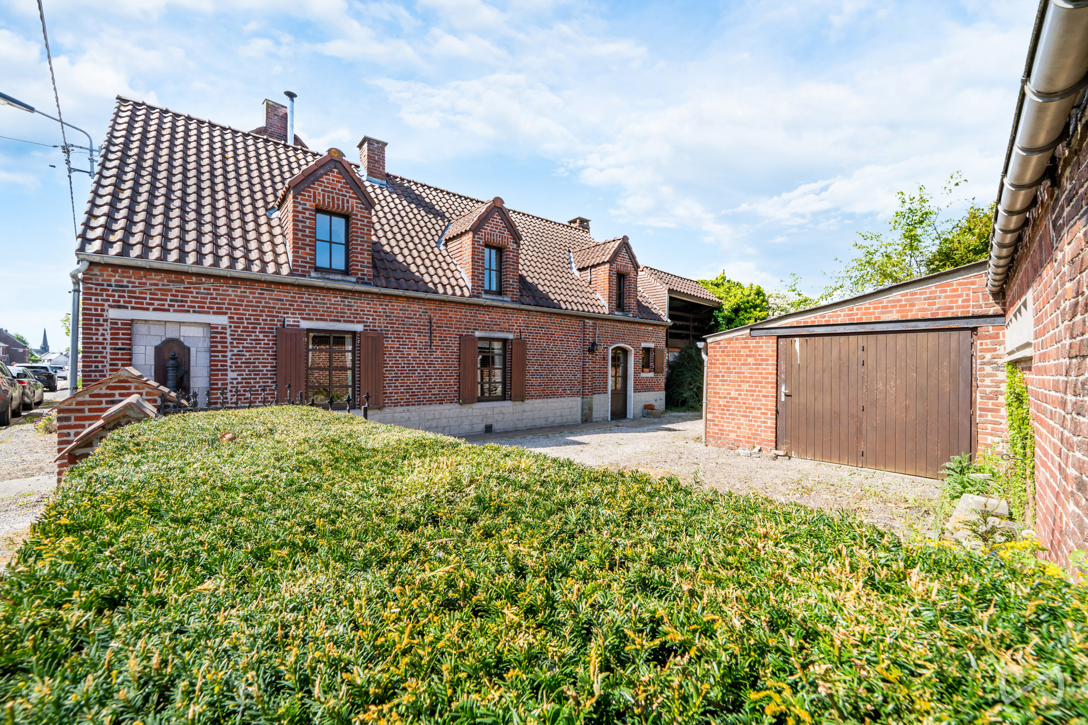 Charmante boerderij met tuin en dubbele garage - foto 1
