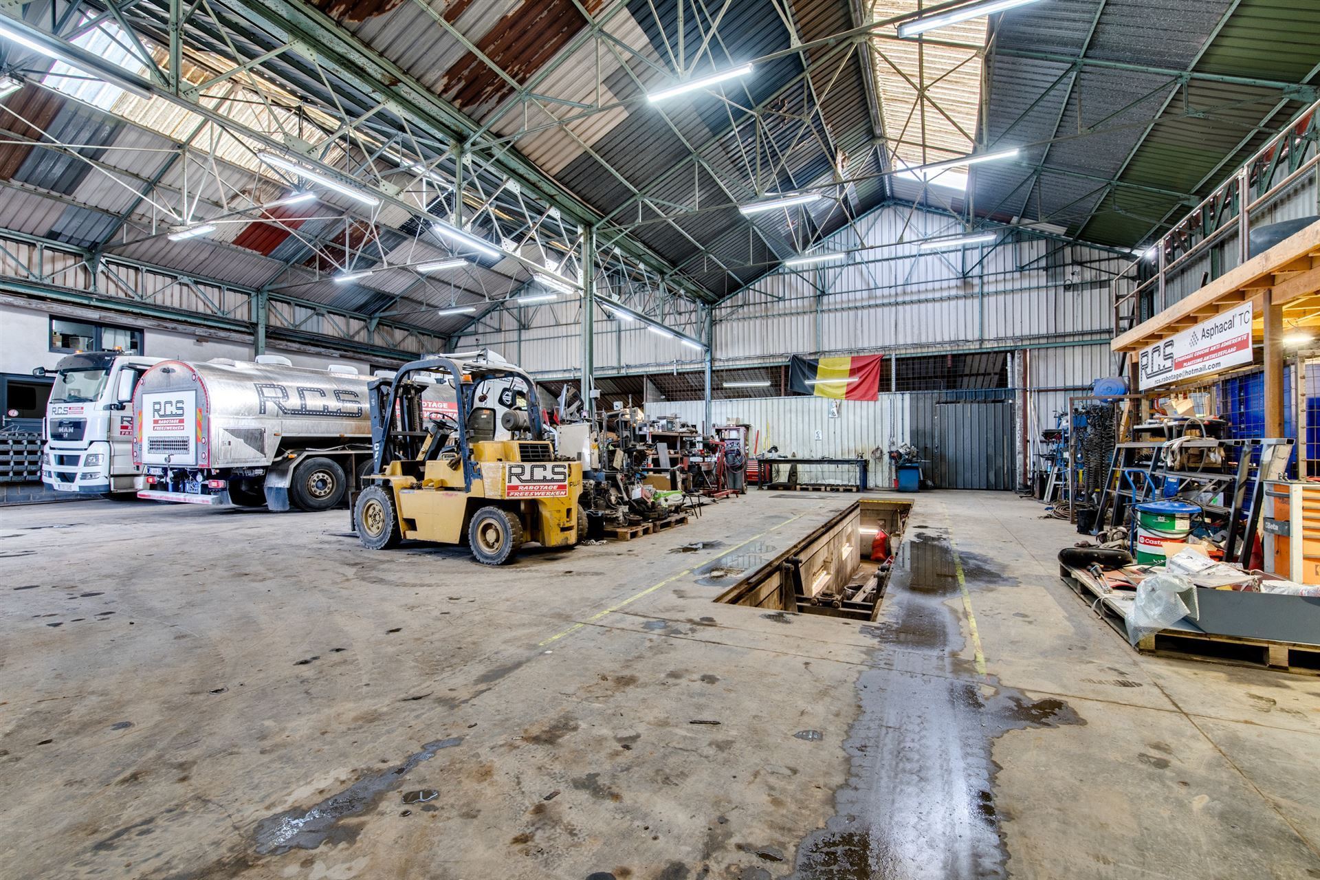 Commercieel te koop in Chapelle-Lez-Herlaimont met 4 slaapkamers - foto 4