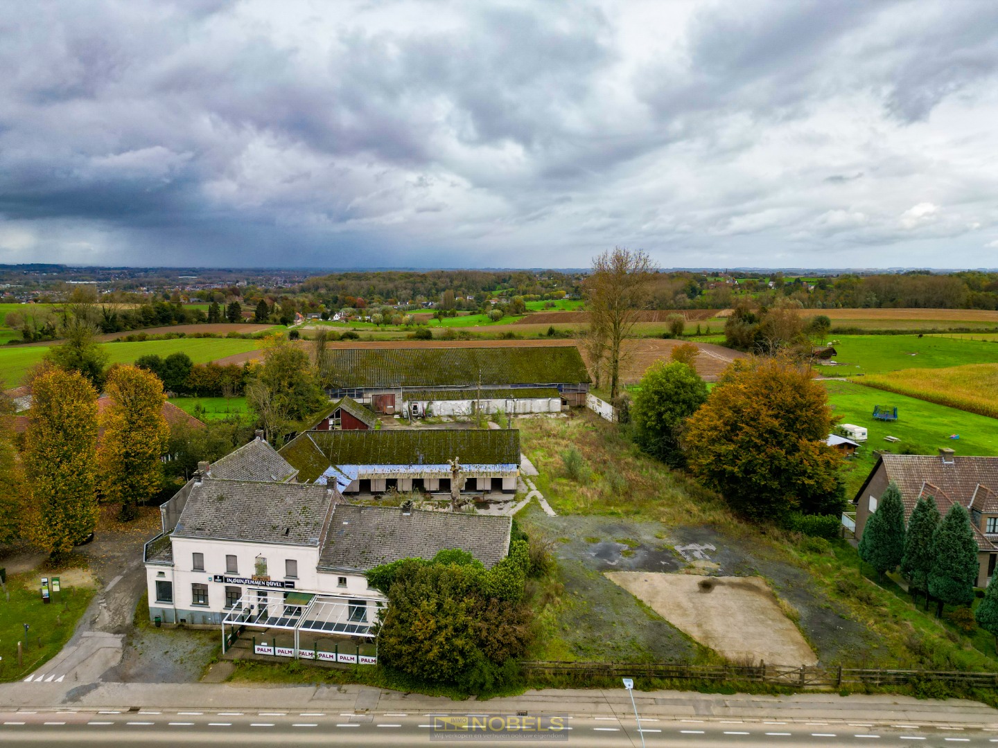 Te koop, te ontwikkelen eigendom (5.470m²) / voormalige manège te Oudenaarde - photo 1