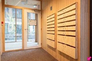 Dit kantoorgebouw is een bio-ecologisch passief pand in houtmassiefbouw, waar kantoren en activiteiten van verschillende organisaties...