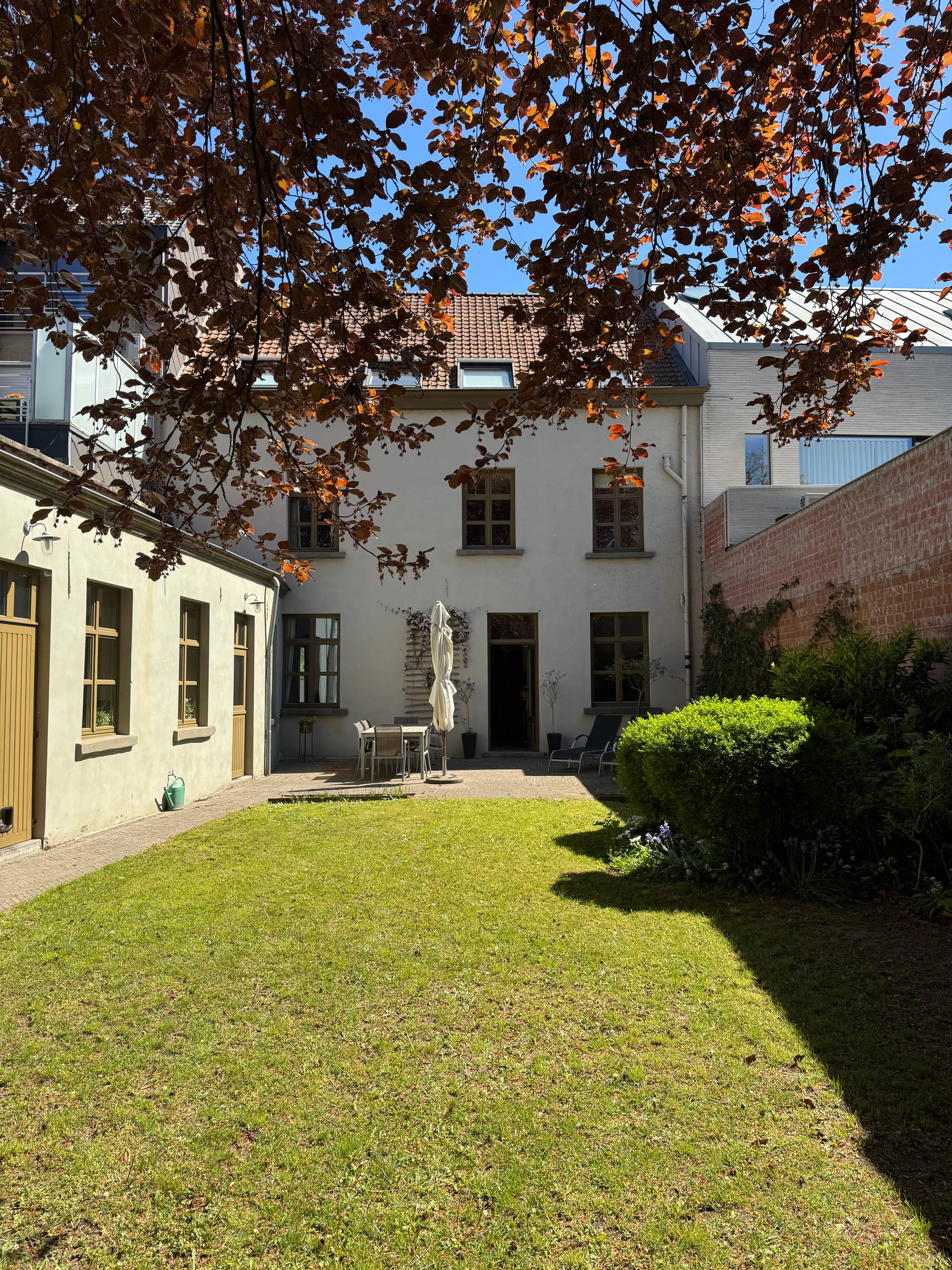 La Maison du Juge, a characterful property located in the centre of Lievegem. - photo 4
