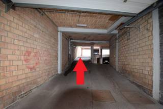 Garagebox (nr. 14) te huur aan €100/maand incl.de gemeenschappelijke kosten.Ideaal gelegen voor de studenten die met de wagen naar Gent komen.De...