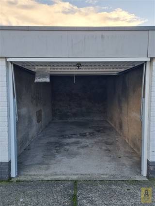 Garage for rent in Bredene