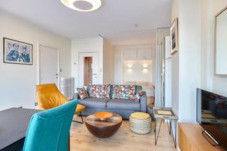 Deze instapklare studio is gelegen op de 2DE verdieping van de perfect onderhouden residentie LONGCHAMP. De studio geniet van een schitterend en...