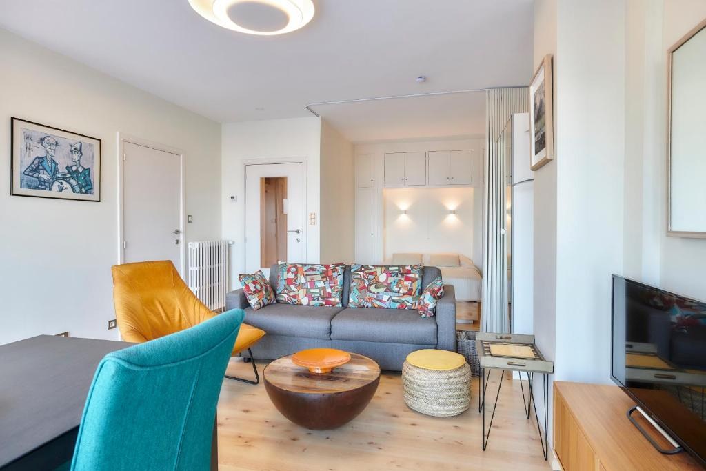 INSTAPKLARE STUDIO MET SCHITTEREND ZICHT OP ZEE - foto 3