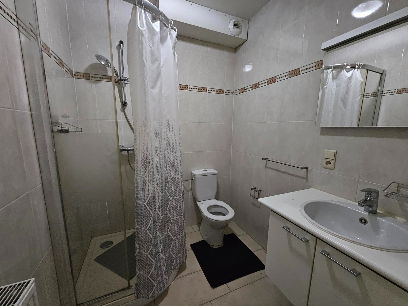 Apartment for rent in Maasmechelen with 1 bedroom - photo 5