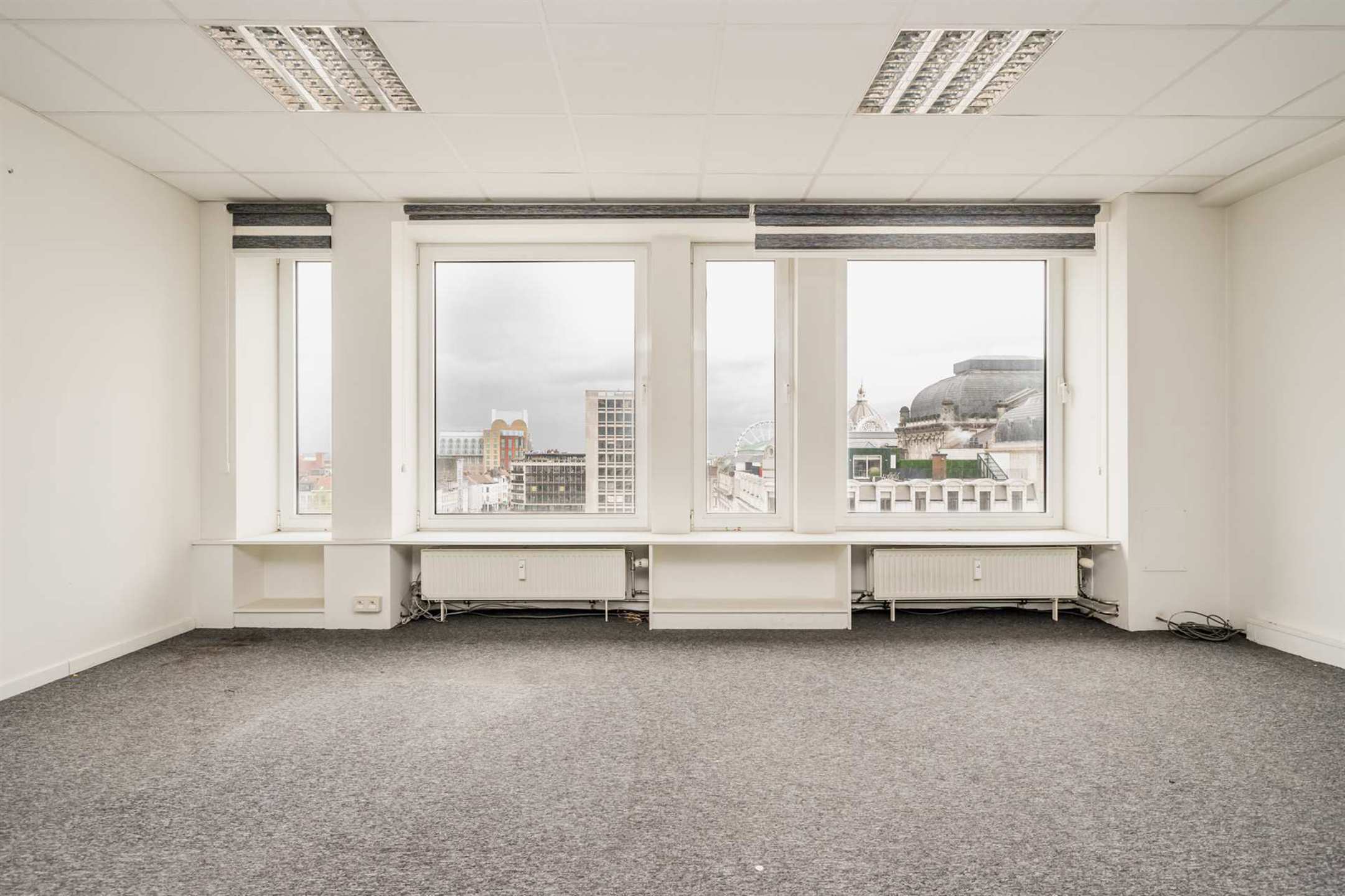 Commercial à louer à Anvers - photo 3