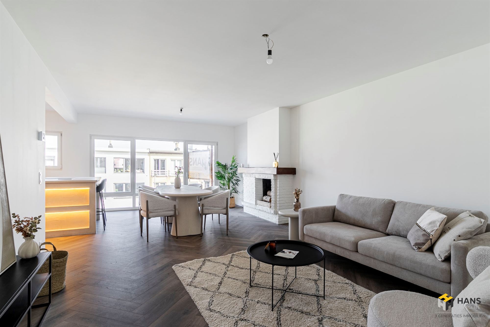 Gerenoveerd appartement (98 m²) met 2-3 slaapkamers, garage en terras (3 m²) in Boechout. - foto 2