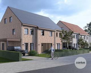 <p><span> </span></p><p><span>Wonen in het groen</span></p><p><span>Nabij het centrum van Sint-Truiden treffen wij project “Kelsbeek” aan. Het betreft een kleinschalig project bestaande uit vier woningen. De ligging kunnen wij als ideaal bestempelen! Zo geniet je hier van de rust met zicht op de omliggende velden en weiden, en toch nabij alle voorzieningen.</span></p><p><span> </span></p><p><span> </span></p><p><span>Landelijke nieuwbouwwoning</span></p><p><span>Deze leuke halfopen bebouwing beschikt over 167m² aan bewoonbare oppervlakte en is gelegen op een onderhoudsvriendelijk perceel van ca. 5 are.</span></p><p><span>Op de gelijkvloerse verdieping vinden we een inkomhal, een apart toilet en een leefruimte met open keuken en een berging terug.</span></p><p><span> </span></p><p><span>De eerste verdieping biedt een nachthal, een apart toilet, een badkamer en twee slaapkamers.</span></p><p><span> </span></p><p><span>Ook de zolderverdieping werd afgewerkt en zal voorzien worden van een nachthal, een apart toilet, twee slaapkamers en een technische ruimte.</span></p><p><span> </span></p><p><span>Als koper kan je rekenen op een duurzame woning die voorzien is van vloerverwarming, regenwaterrecuperatie, zonnepanelen, … en bovendien kan je de afwerking nog zelf kiezen naar eigen smaak.</span></p><p><span> </span></p><p><span>Geniet van 6% btw, nu ook voor investeerders</span></p><p><span>Mogelijkheid tot aankoop aan 6% btw ipv 21% btw, indien je aan de voorwaarden voldoet:</span></p><p><span> </span></p><p><span>Eigen bewoning: </span></p><p><span>- koopt het appartement persoonlijk aan, niet via een vennootschap. </span></p><p><span>- Dit wordt je enige eigen woonst gedurende minstens 5 jaar. </span></p><p><span>- De bewoonbare oppervlakte bedraagt maximaal 175m².</span></p><p><span> </span></p><p><span>Investeerders kunnen ook profiteren van 6% btw bij de aankoop als deze langdurig (minstens 15 jaar) verhuurd.</span></p><p><span> </span></p><p><span>Kiezen voor een levensstijl in harmonie met de natuur?</span></p><p><span>Nieuwsgierig welke woning het best aansluit bij jouw levensstijl? Maak snel een afspraak of vraag maar informatie aan bij één van de medewerkers van Canius Real Estate. Je kan ons bereiken op het nummer 011 74 12 36 of via <span>info@canius.be</span></span><span>.</span></p><p><span> </span></p><p><span>*Deze gegevens zijn louter ter informatieve titel. De vermelde oppervlaktes zijn slechts indicatie. Canius Real Estate kan niet verantwoordelijk gesteld worden voor de juistheid van de aan haar verstrekte gegevens.</span></p><p><span> </span></p>