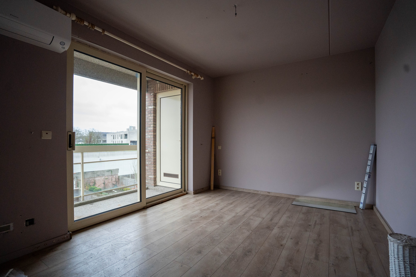 Goed gelegen appartement met 2 slaapkamers - foto 3