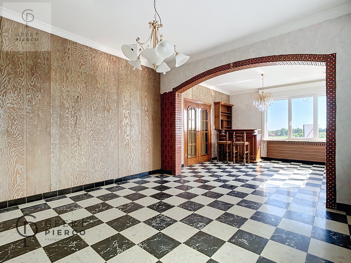 Deze te renoveren woning is gelegen in het landelijke Rumsdorp en dit op slechts enkele minuten rijden van Landen, Zoutleeuw en Tienen. - foto 4