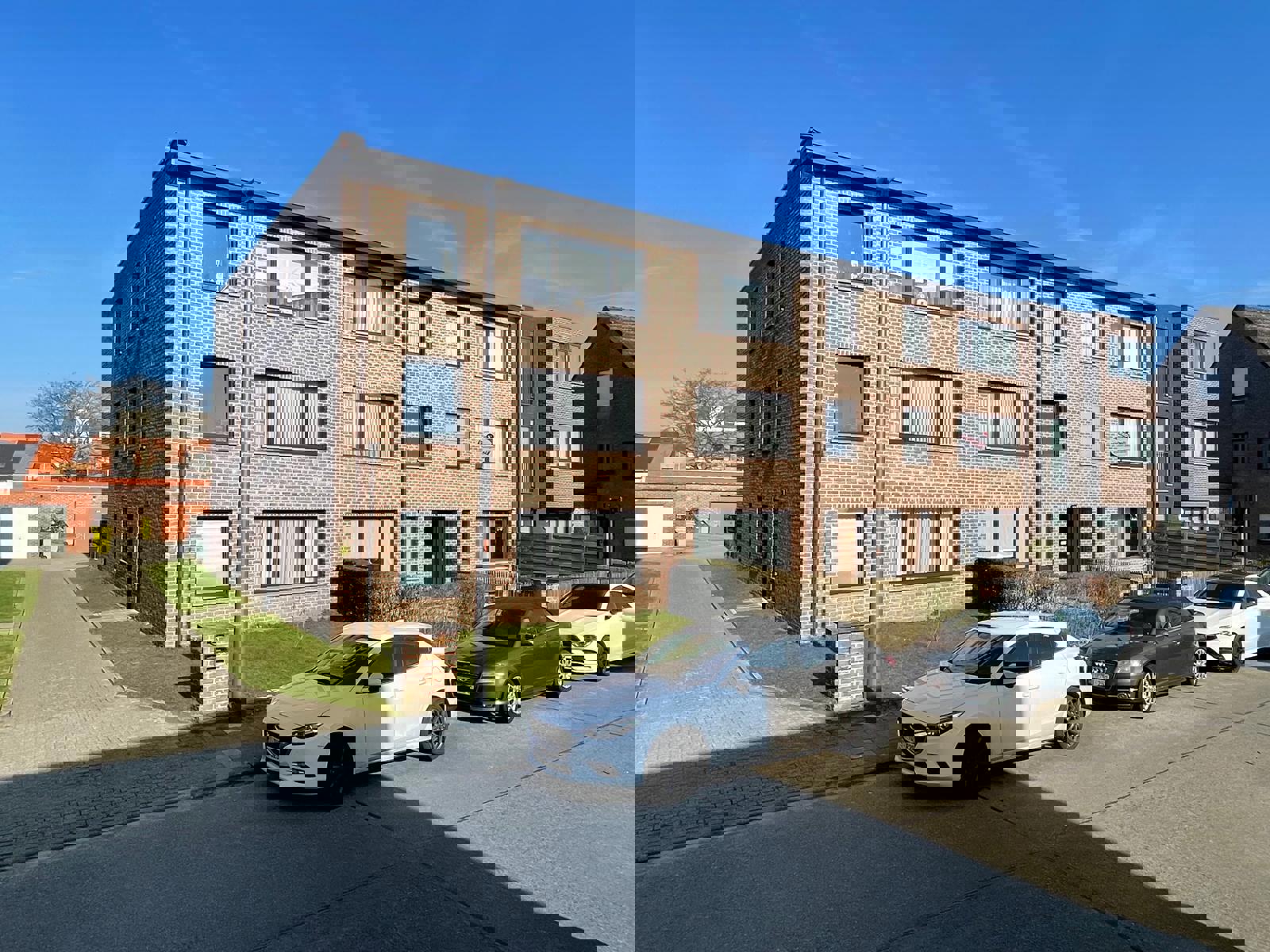 Rustig gelegen 2 slaapkamer appartement met garagebox - foto 1
