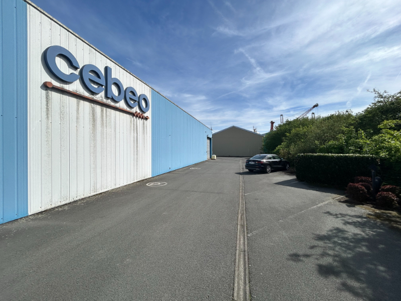 Polyvalent bedrijfspand met uitstekende visibiliteit &amp; ruime parking – Gent (Havengebied) - photo 4