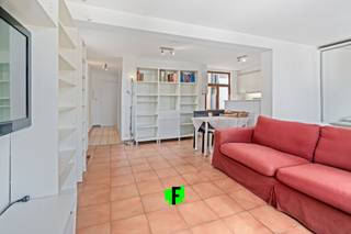 Deze studio is gelegen in de J. Van Maerlantstraat 85, op wandelafstand van zee en strand. We situeren ons op een boogscheut van centrum...