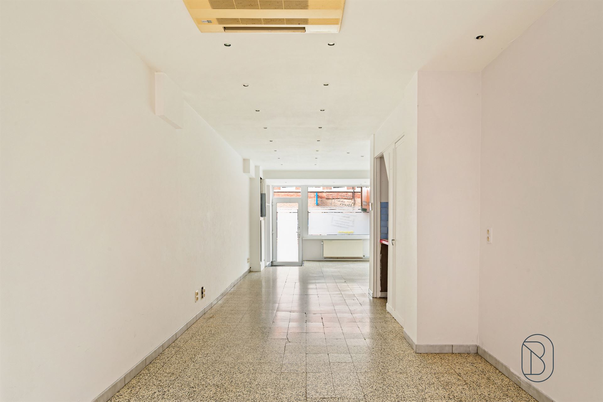 Handelszaak + woonst ideaal gelegen in het centrum! - foto 5