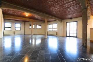 Composition :Sous-sol : cave : +/- 55 m²Rez de Chaussée (entrepôt) : 1 porche : 11,5 m², 1 grand espace garage : 24 m², 4 pièces de rangement : 72...