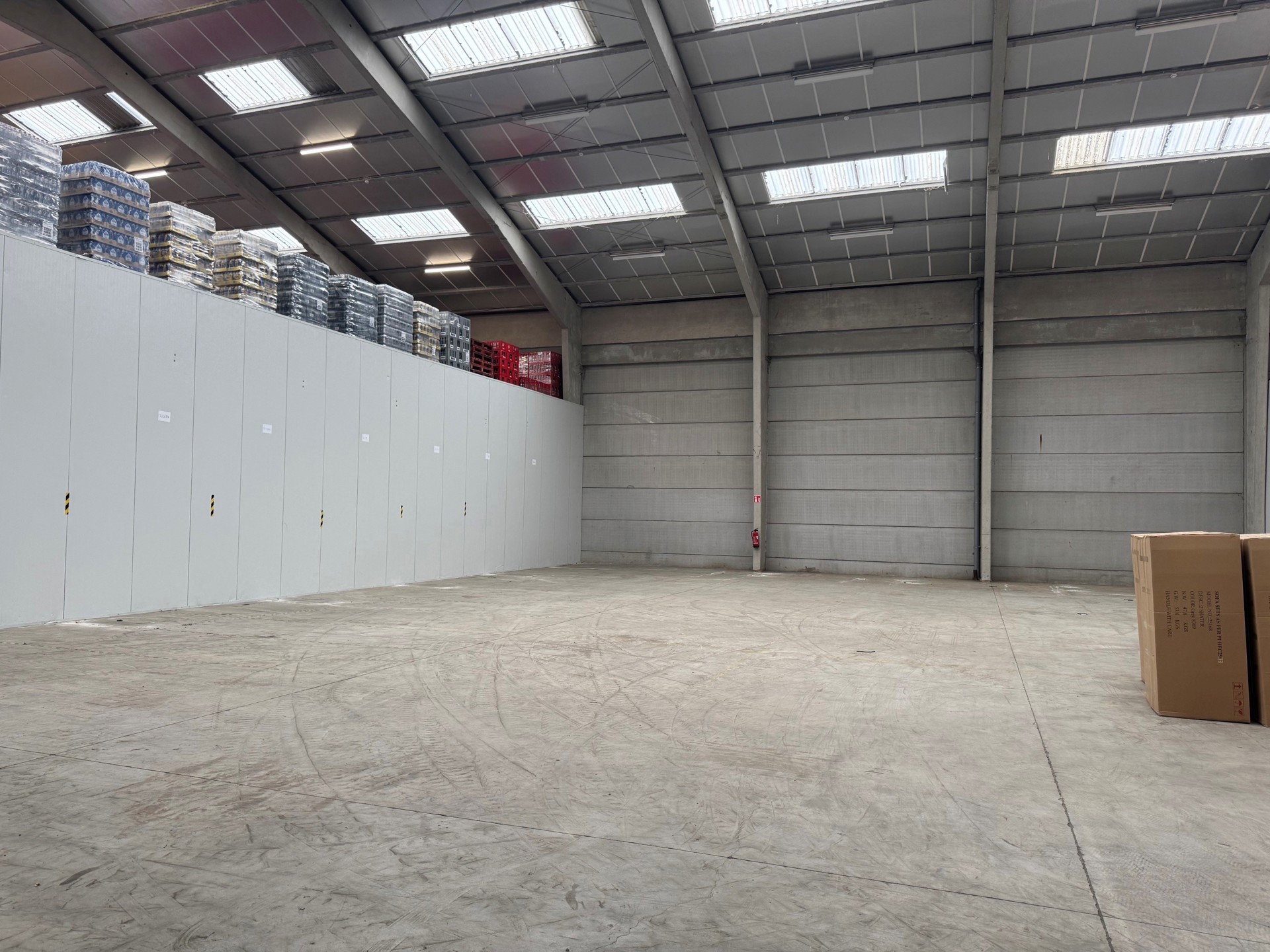 Te huur: Magazijn 486m² met 8m vrije hoogte - foto 2