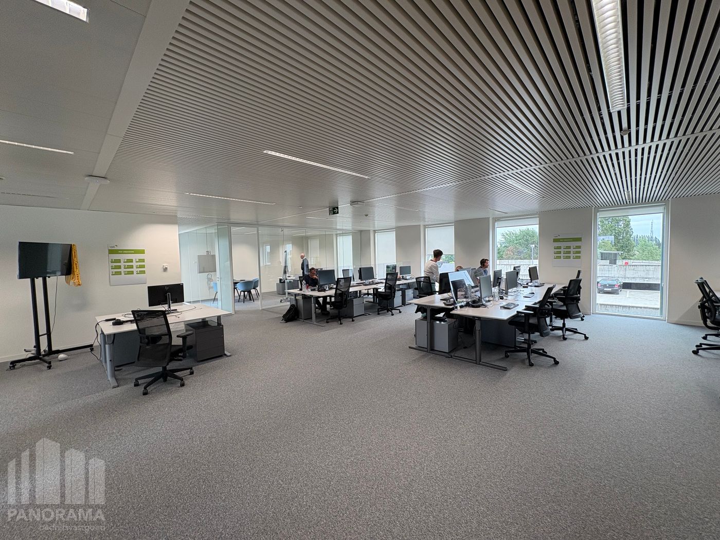 262 m² instapklare kantoorruimte met visibiliteit van de E40 - foto 4