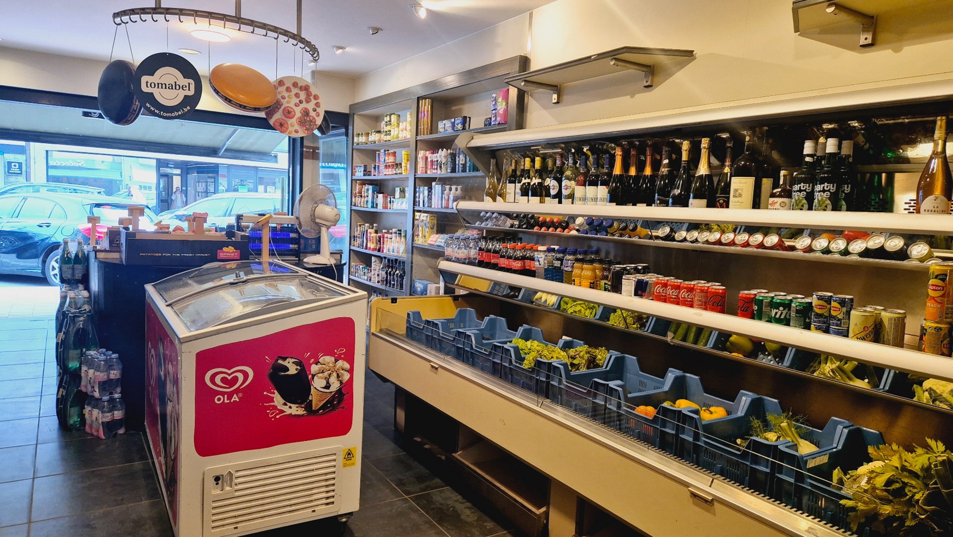 Knokke: zeer goed gelegen winkel met kelder - foto 3