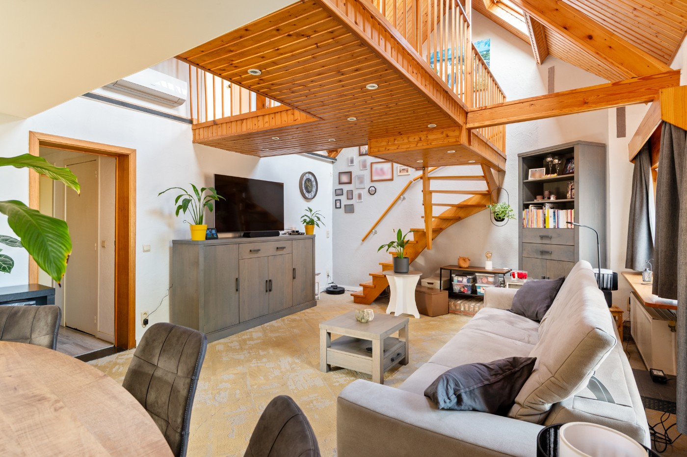 Top gelegen, charmante, vrijstaande woning met 3 slpk. en prachtige zuid-tuin - foto 4