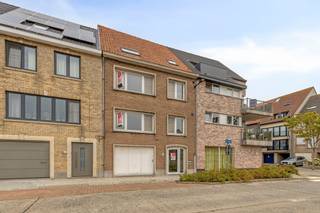 Are you looking for a profitable investment with a lot of potential on the coast? This investment property for sale, to be refreshed, offers an excellent opportunity for those who want to invest in real estate. The property is located in a quiet location, a short distance from the center, schools and Blankenberge station.<br /><br />Layout of the property:<br /><br />Ground floor: Common entrance hall and a spacious garage with extra storage space and city courtyard.<br /><br />First floor: First apartment with a bright living area, kitchen, 2 bedrooms and a bathroom.<br /><br />Second floor: Second apartment with a bright living space, kitchen, 2 bedrooms and a bathroom.<br /><br />Attic floor: Full-sized, spacious attic with numerous options for expansion.<br /><br />Advantages and location:<br />This building can be refurbished, which gives you the opportunity to upgrade the housing units as you wish. Buying this investment property in Blankenberge guarantees a strong basis for a good return. The sale of this property also includes a large garage, which is an absolute added value in Blankenberge. Thanks to easy accessibility via public transport, the station and major access roads, all facilities and the seawall in Blankenberge are quickly accessible. An interesting opportunity for those who want to purchase a versatile property.<br /><br />EPC: 338 kWh/m² / UC: 2230130-0002795258-RES-2<br />EPC: 274 kWh/m² / UC: 20230215-0002795357-RES-2<br /><br />Register of measures: no