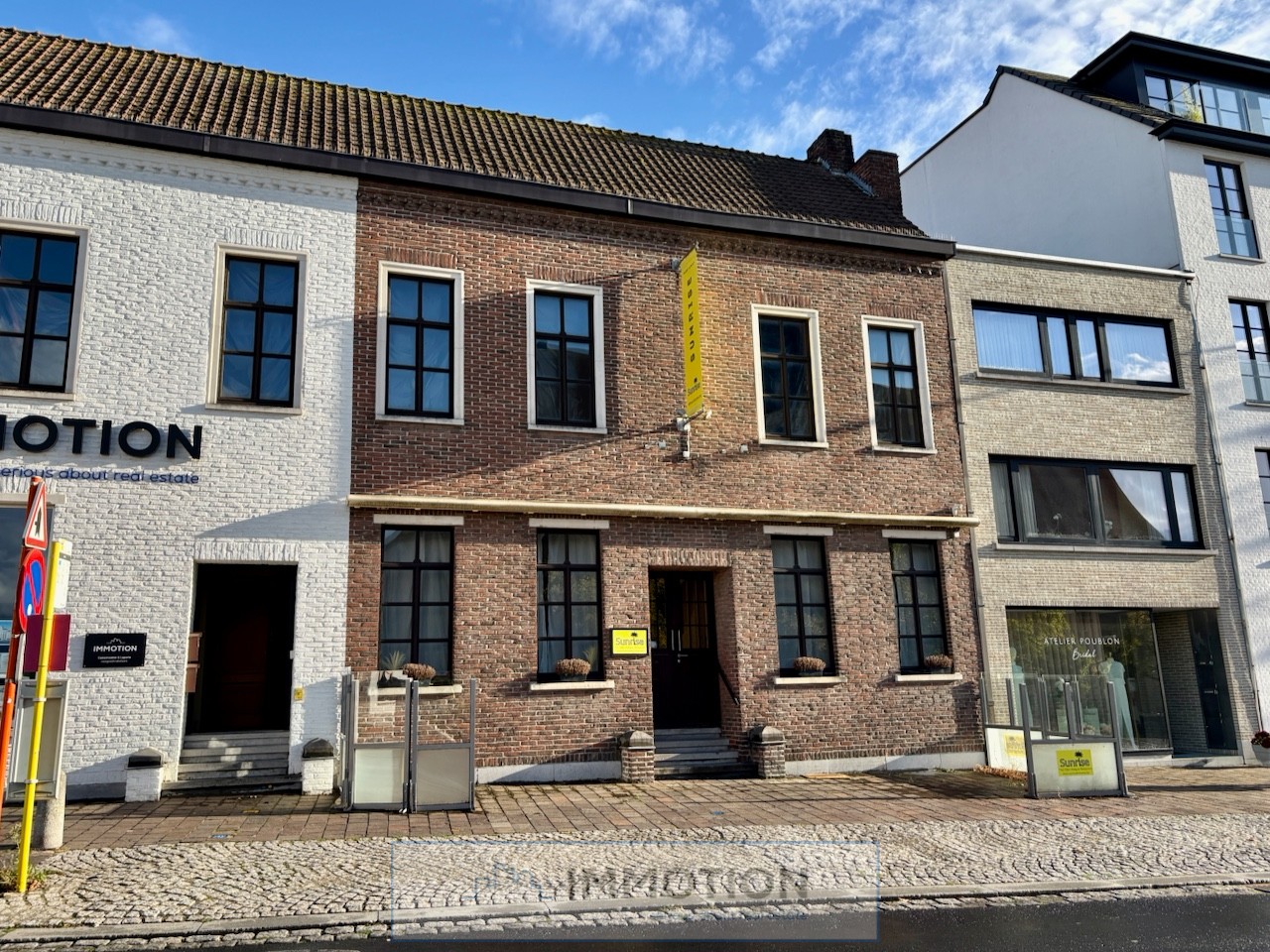 Handelspand te huur aan de markt van Zwevegem - photo 2