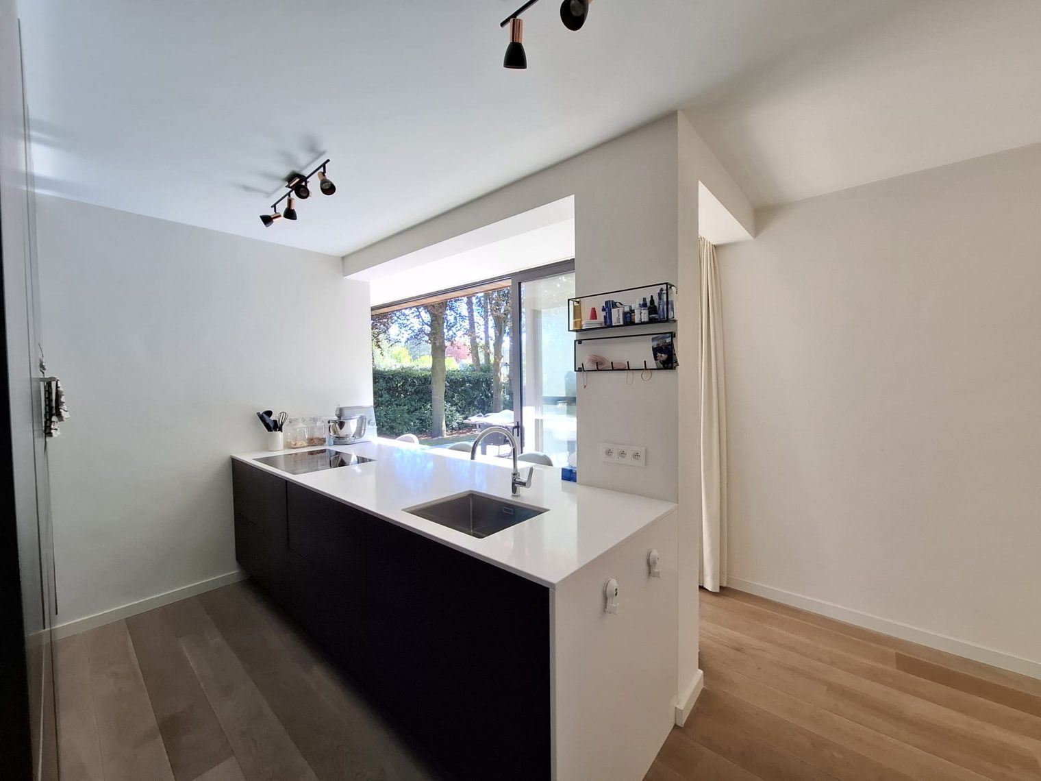 House for sale in Brasschaat with 5 bedrooms - photo 4