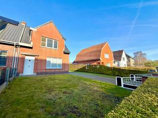 REEDS VERKOCHT - COMPROMIS IN OPMAAK !Bent u op zoek naar een degelijk gebouwde woning te koop van eerste eigenaar op een uitzonderlijke goede...