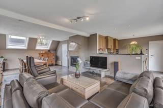 Voor meer info of een bezoek, bel 054 78 90 00 - Welkom in deze charmante open bebouwing, rustig gelegen in een doodlopende straat in Evergem...