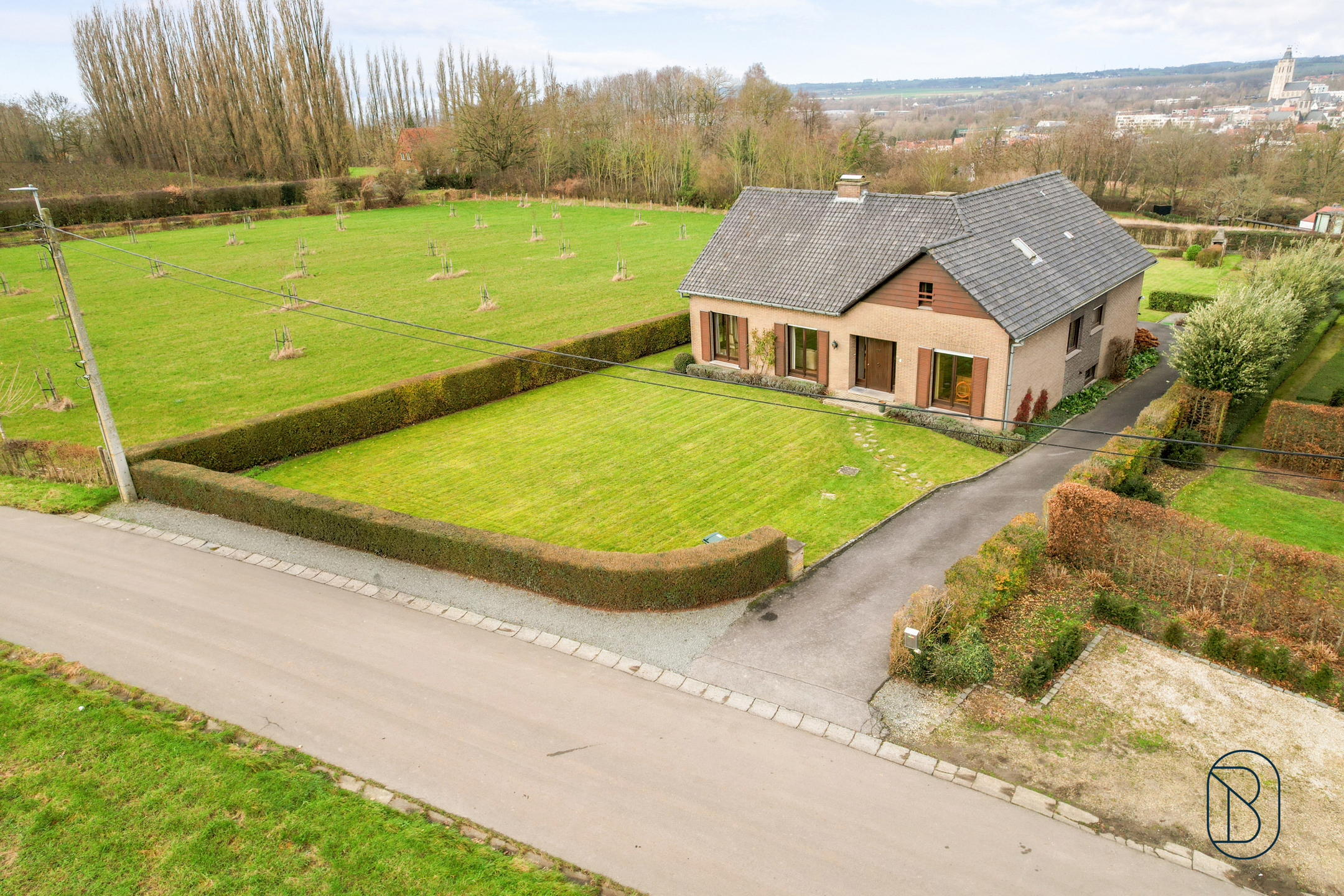 Degelijke villa met prachtig open zicht.  - foto 5