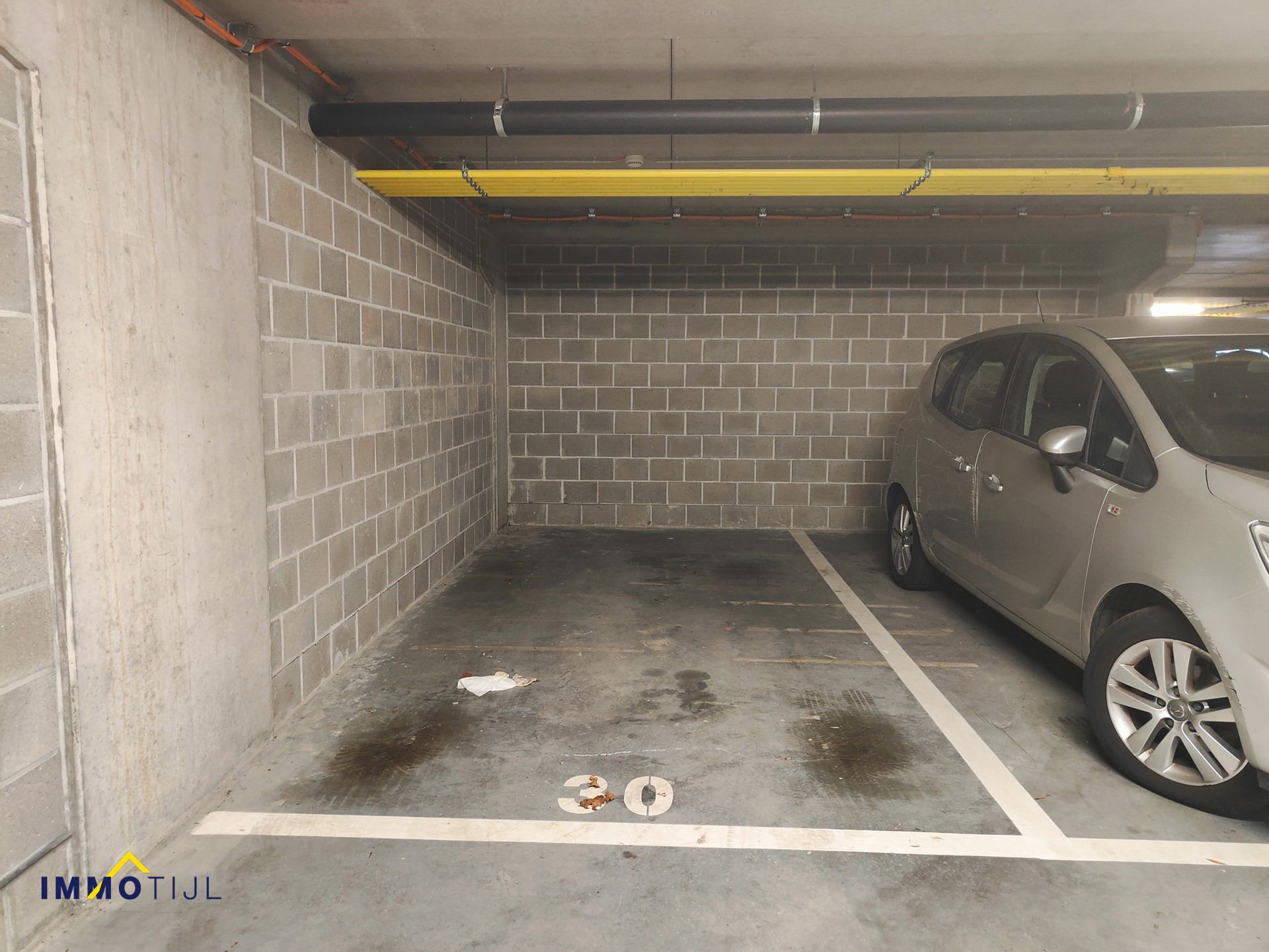 Garage for rent in Denderleeuw - photo 3