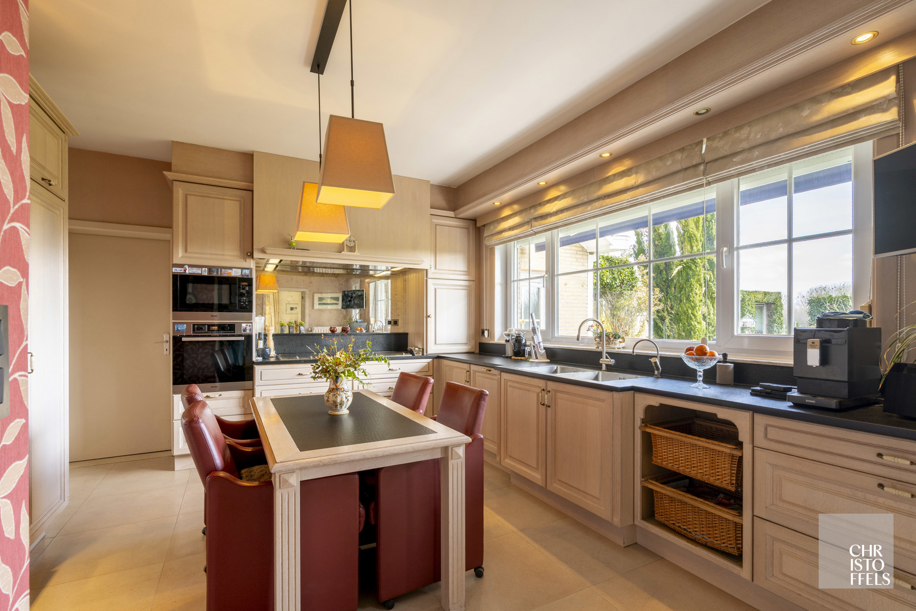 Riante vrijstaande woning mét vrij zicht op een perceel van 3679m²! - foto 4