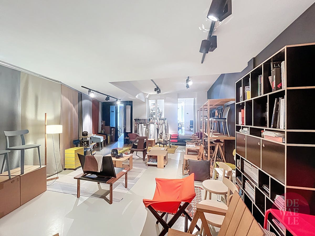 Sainte-Catherine | Commerce/bureau – 140 m² + cave 35 m² - photo 5