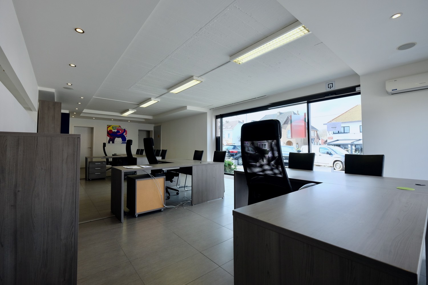 Kantoorruimte/ handelspand te huur – Toplocatie in Sint-Truiden! - foto 4