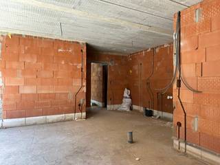 In het pittoreske hart van de Bloemenstad Stokkem, aan de rand van de Maas en natuurgebieden, worden deze 2 nieuwe gezinswoningen gebouwd.De woningen...