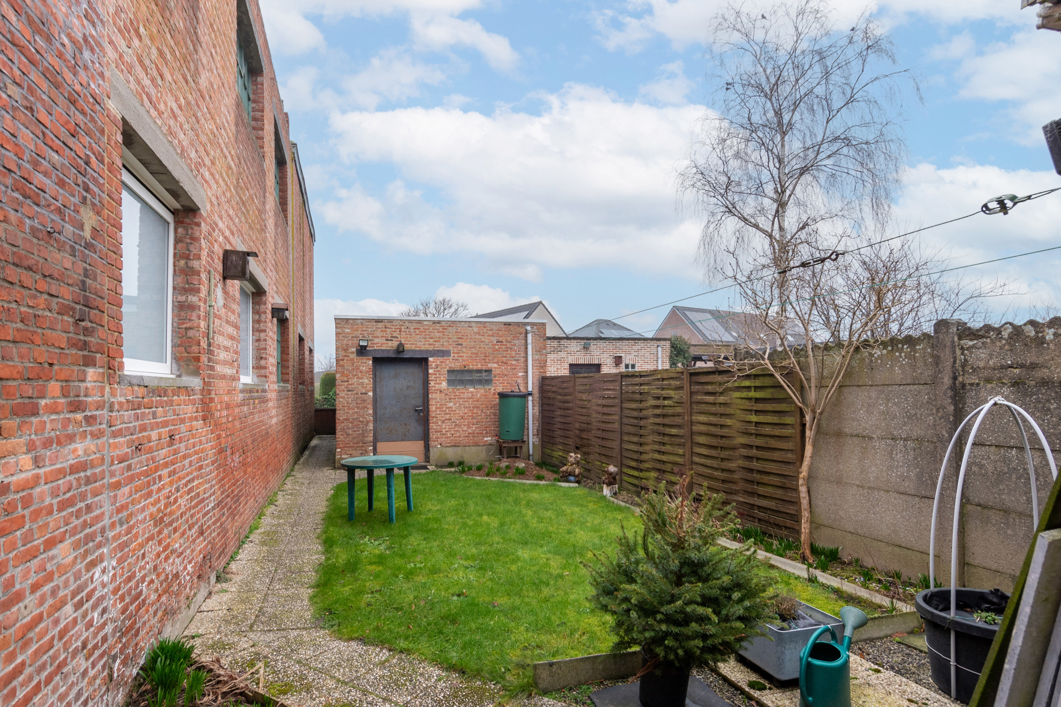 Woning met tuin en dubbele garage in het centrum van Leest! - foto 3