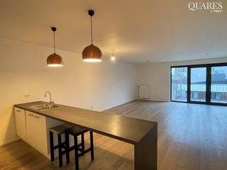 Quares - TREVI Groep presenteert :Stijlvol en lichtrijk appartement met terras in hartje A'penIndeling:Het appartement is gelegen op de 3de...