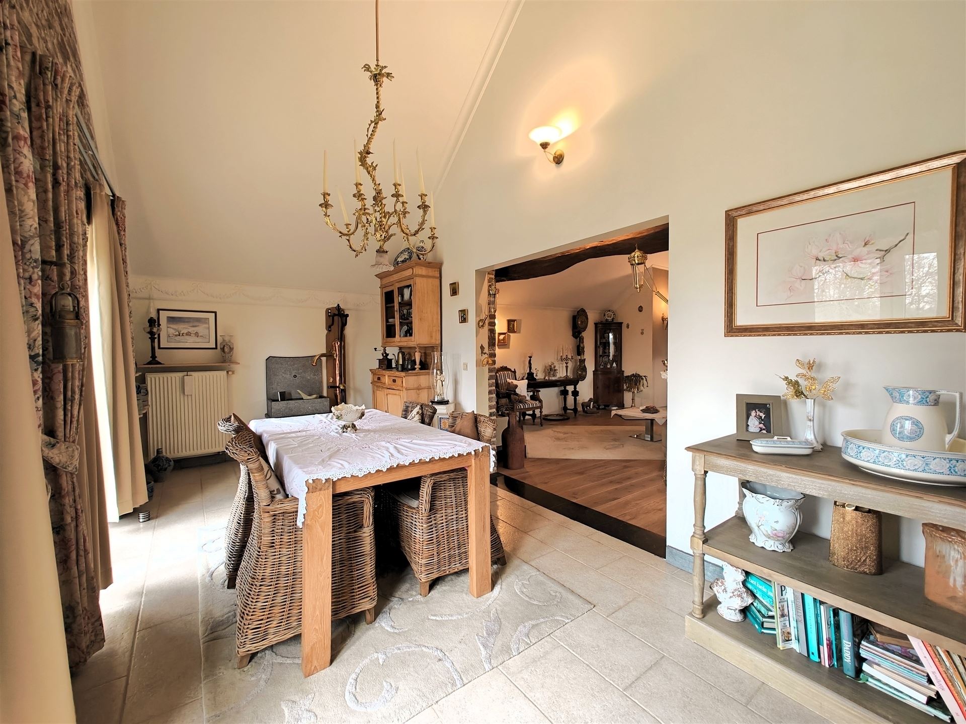 Ruim en karaktervol appartement van 190m² in het charmante Maasdorp Vucht! - foto 5
