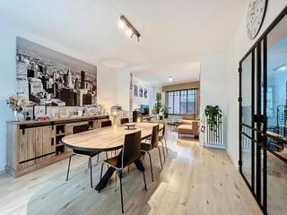 Instapklare woning met een bewoonbare oppervlakte van 223m², ideaal gelegen op een perceel van 463m², op wandelafstand van scholen, winkels,...