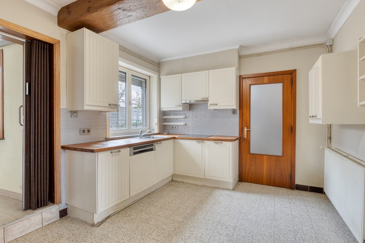 Mogelijkheid te splitsen in 2 woningen - Half open bebouwing (hoeve) met 5 slaapkamers, tuin, terras en zeer ruime garage in Oorbeek (Tienen)! – EPC 730 kWh/m² - foto 5