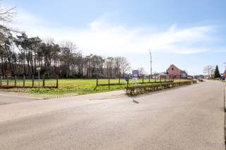 Bouwgrond voor open bebouwing op perceel van 8a 25ca in O.-L.-V.-OlenDit ruime perceel voor open bebouwing is gelegen langs Krentzen in Olen...