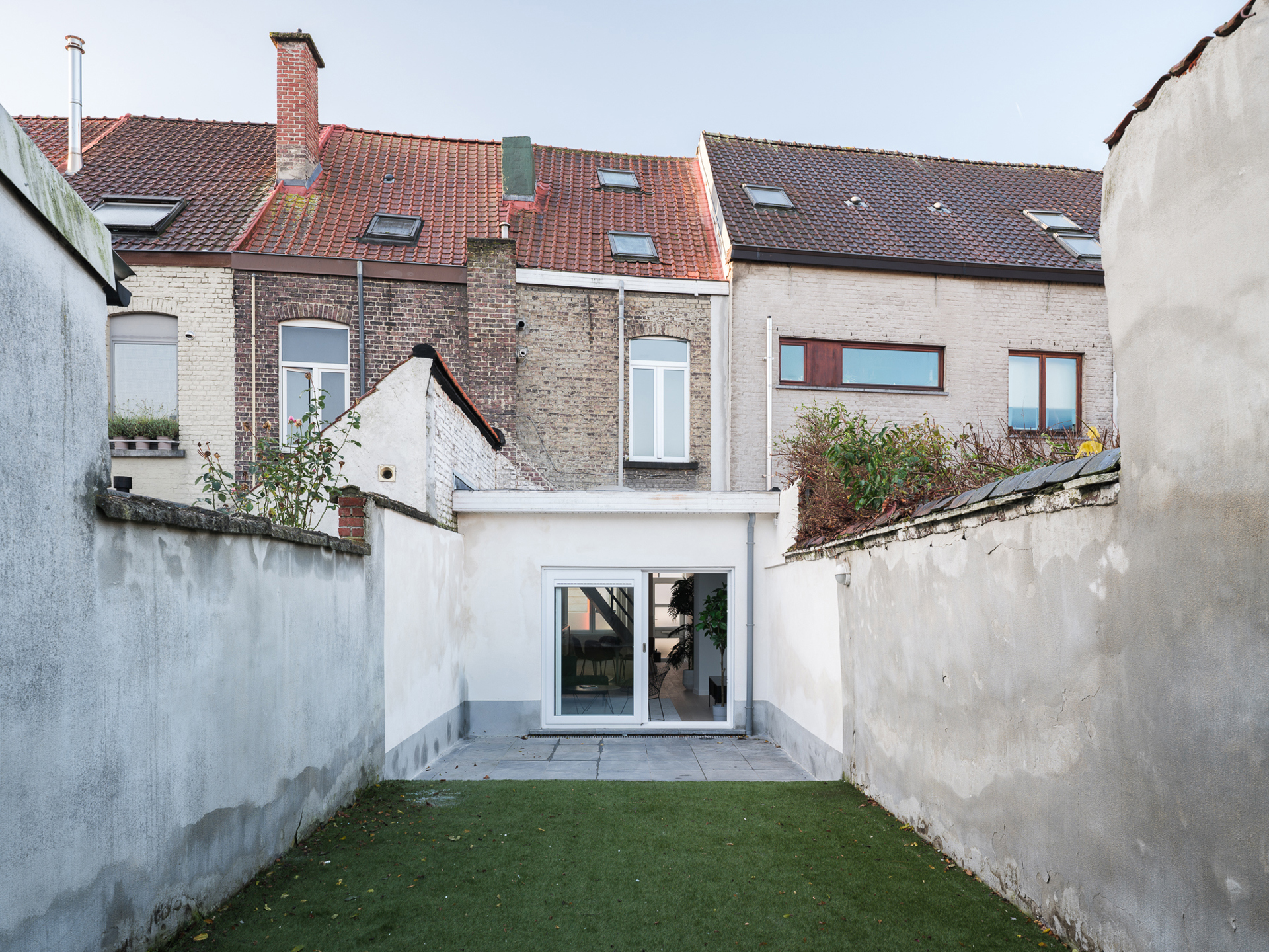 Recent gerenoveerde stadswoning nabij Gent-Sint-Pieters - foto 4