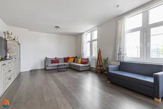 !METEEN BESCHIKBAAR, WORDT VERHUURD VOOR 6M TOT EN MET 01/01/2026!Op een uitstekende locatie te Lier bevindt zich dit instapklare appartement met 2...