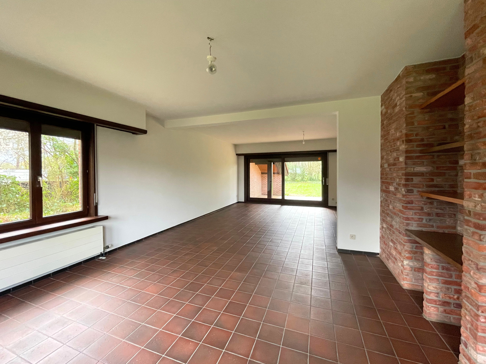 ZEER RUIME HALFOPEN BEBOUWING MET 4 SLPK EN ZUIDTUIN - foto 3