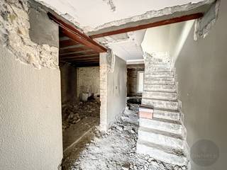 Gelegen op een zeer centrale locatie te Knokke, vlak aan Duinenwater, diverse faciliteiten en horeca op wandelafstand.Mogelijkheid tot 2...